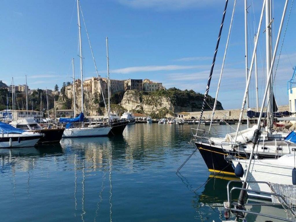 Casolare Al Porto Hotell Tropea Exteriör bild